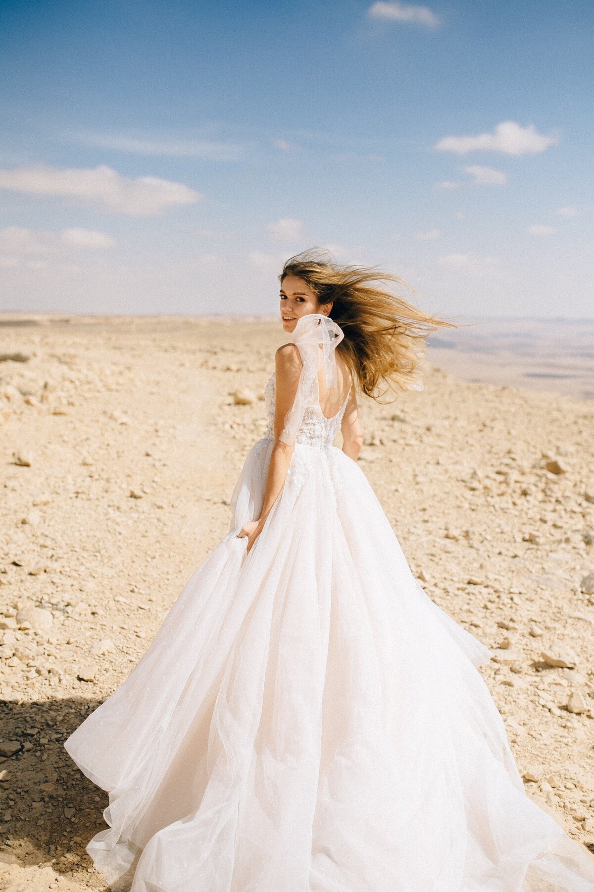 blonde-bride-in-wedding-gown