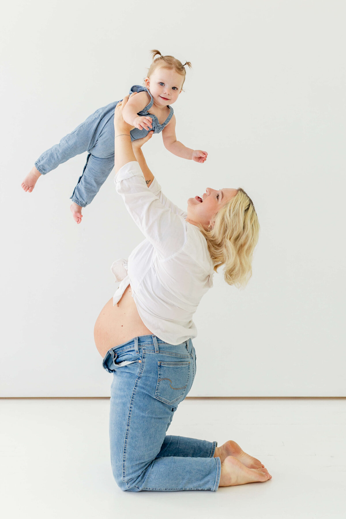 Pregnancy-Photoshoot-Motherhood-Photography-Tristate-Ohio-Kentucky-Indiana-Whitney and Birdi - Motherhood-6