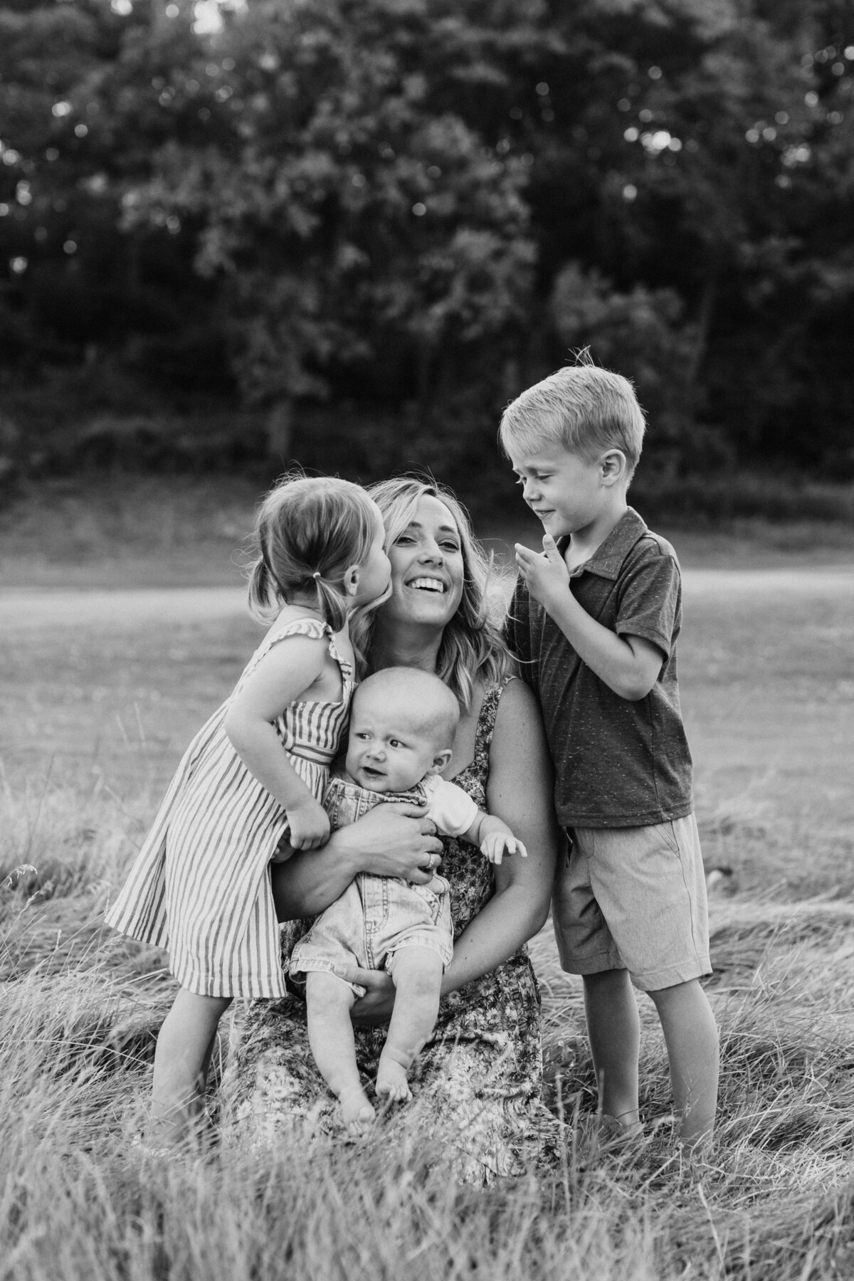 Fischer-Family-Theodore-Wirth-Park-Gardens-Kelsey-Heeter-Photography-168 (1)