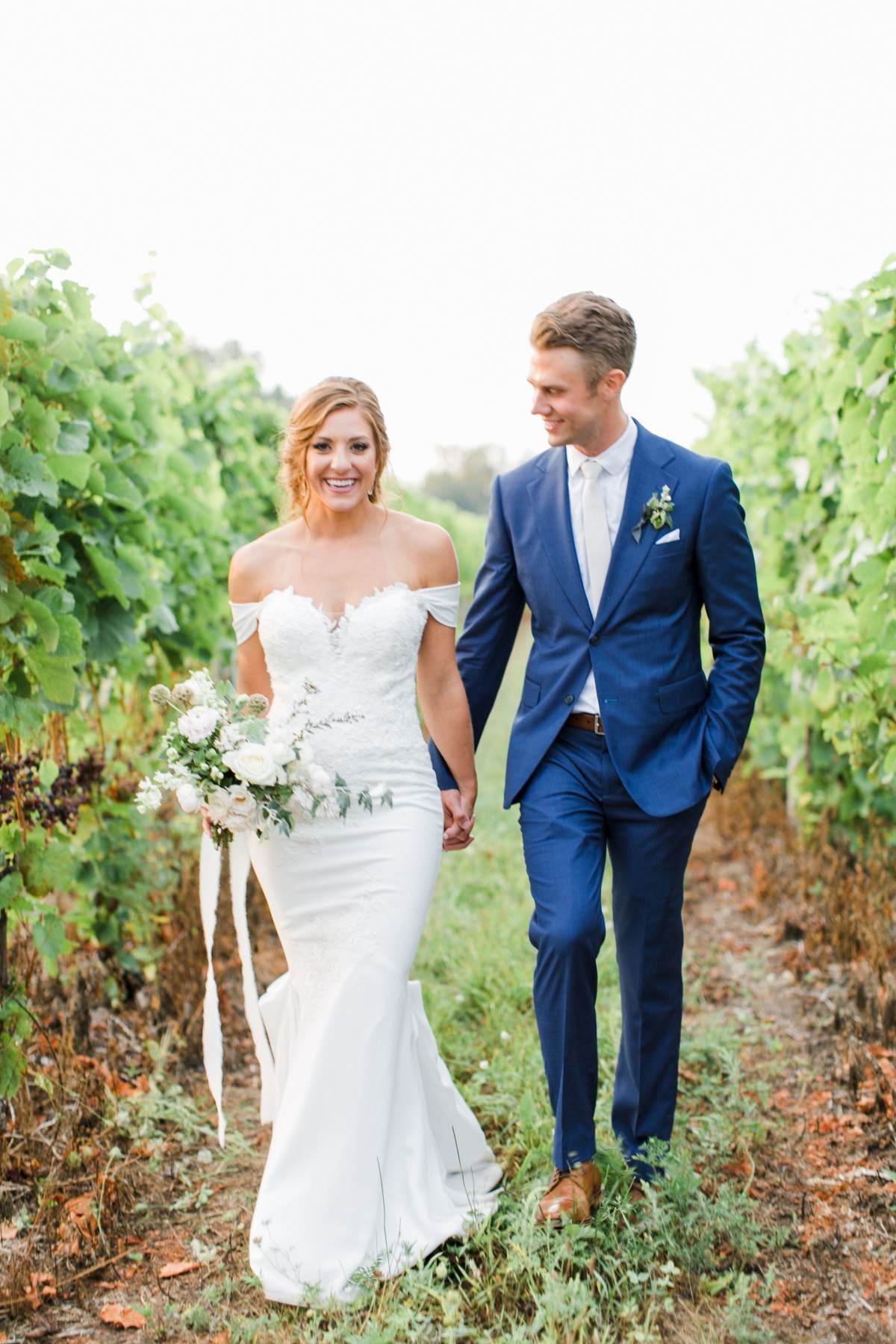 michigan-winery-wedding-florist