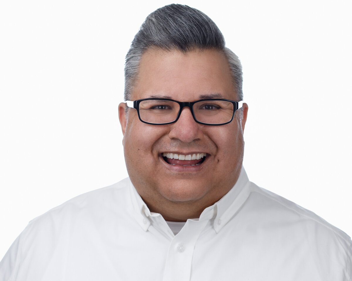 male-man-party-planner-white-shirt-smile-laugh-confidence-north-denver-thornton-colorado-broomfield-westminster-erie-boulder-arvada-small-business-owner-profesional-career-consultant-studio-lights-crew-profile-pic-Yvonne-Min-Photography-Headshot-44