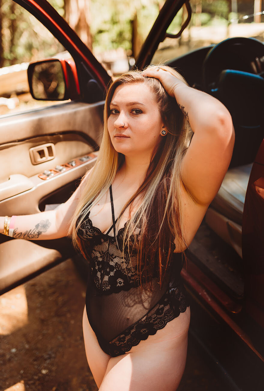 Let the Bay Area’s coastal charm or Sacramento’s golden fields be the backdrop for a boudoir session that celebrates every part of you.