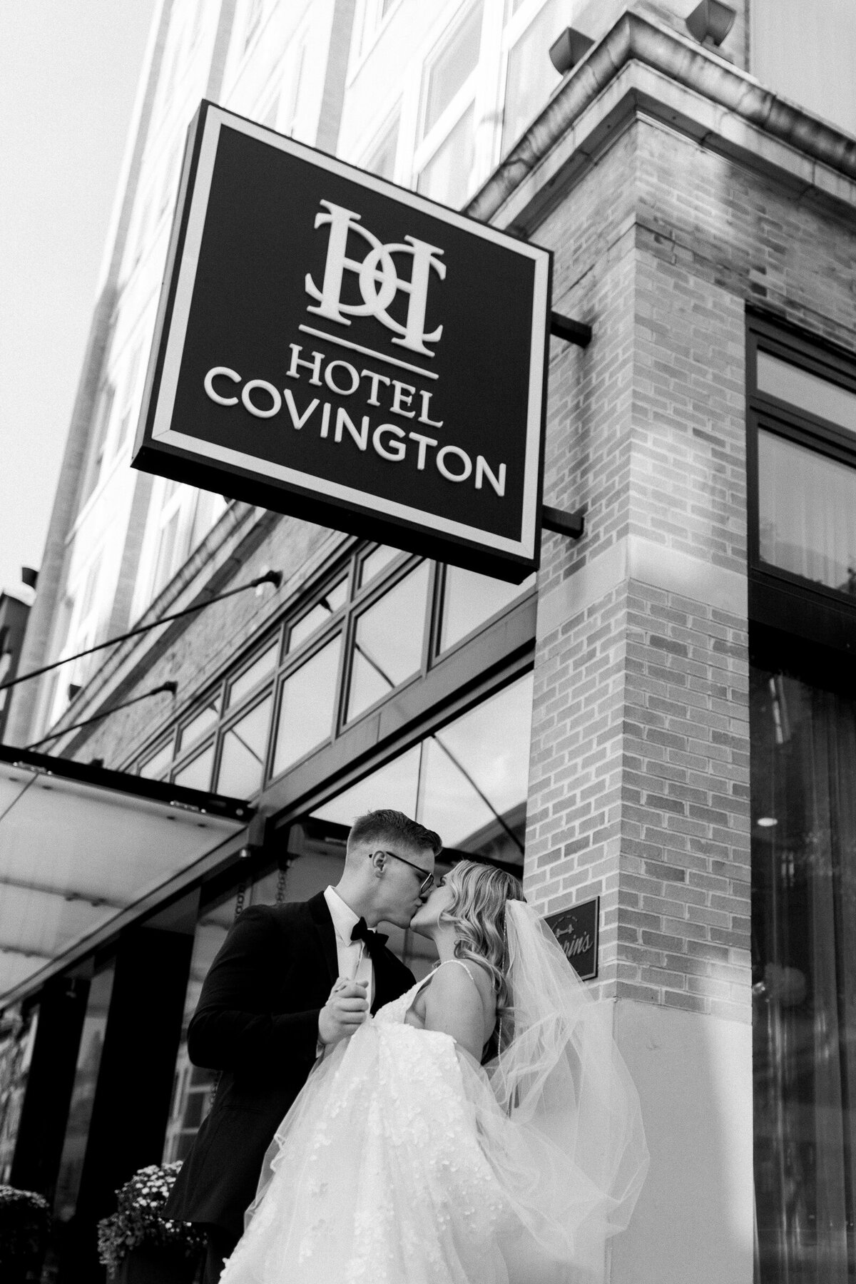 Braden-Olivia-Hotel-Covington-Wedding-Kentucky-107