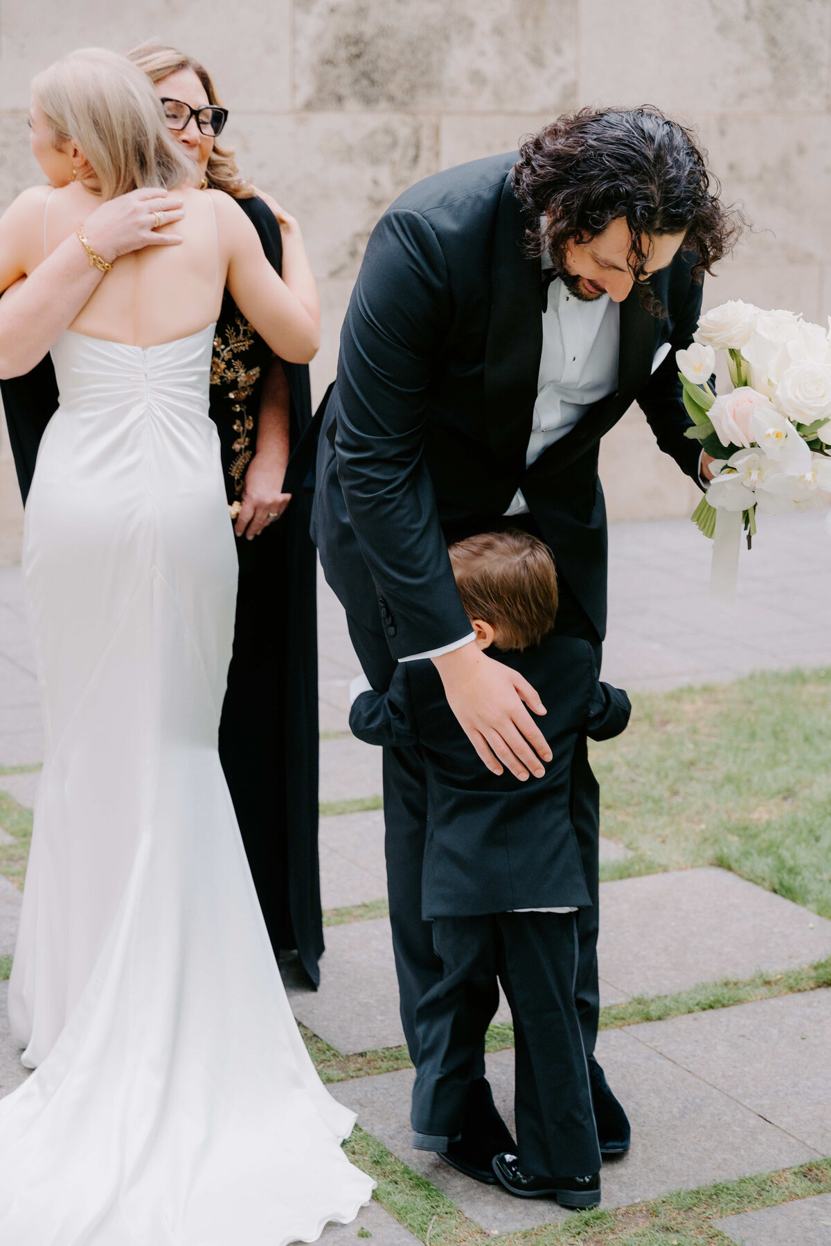 Nasher Sculpture Center Wedding - Ruchlin Wedding - FIRST LOOK + ROMANTICS - Kyrsten Ashlay Photography-36-Edit