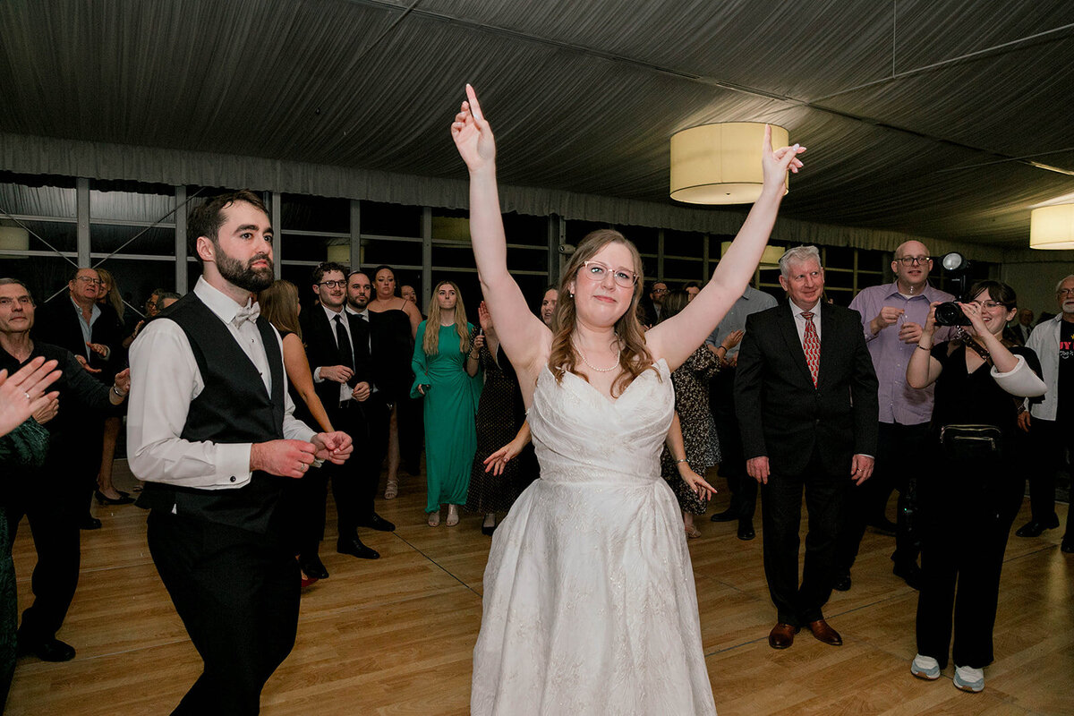 Eliana-Melmed-Photography-Chicago-LosAngeles-Jewish-WeddingPhotography-Dancefloor-00159