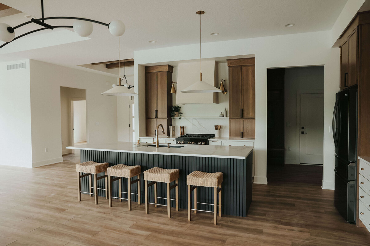 4171-Kitchen-Panora-Central-Iowa-Custom-Home-JRL-Builders-E23A3570
