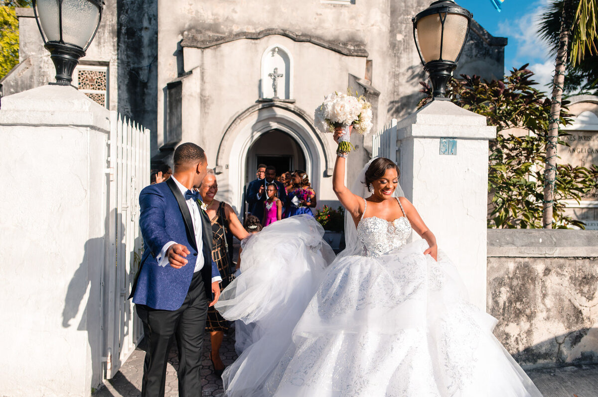 grand-hyatt-baha-mar-luxury-bahamas-wedding-photos-lyndah-wells-photography-tiana-quintin-21