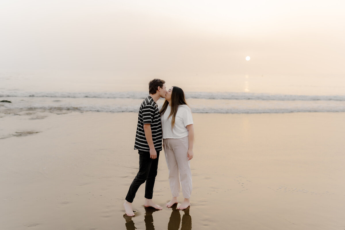 Beach Engagement Pictures 4