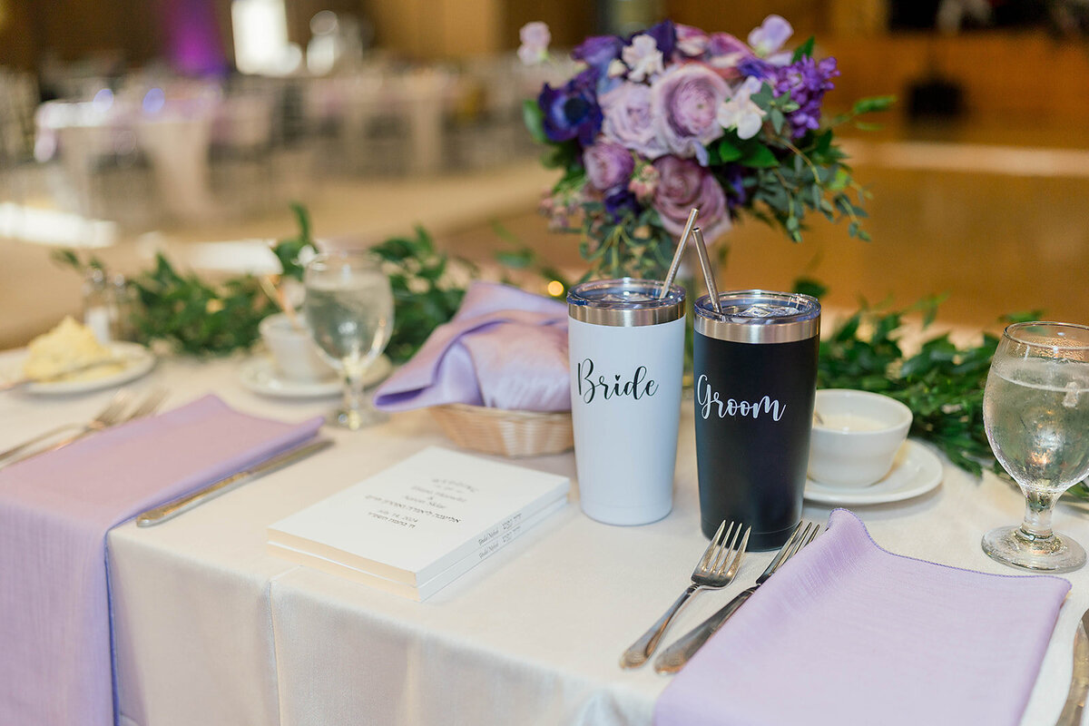 Eliana-Melmed-Photography-Chicago-LosAngeles-Jewish-WeddingPhotography-ElianaSklar-VenueDetails-00023