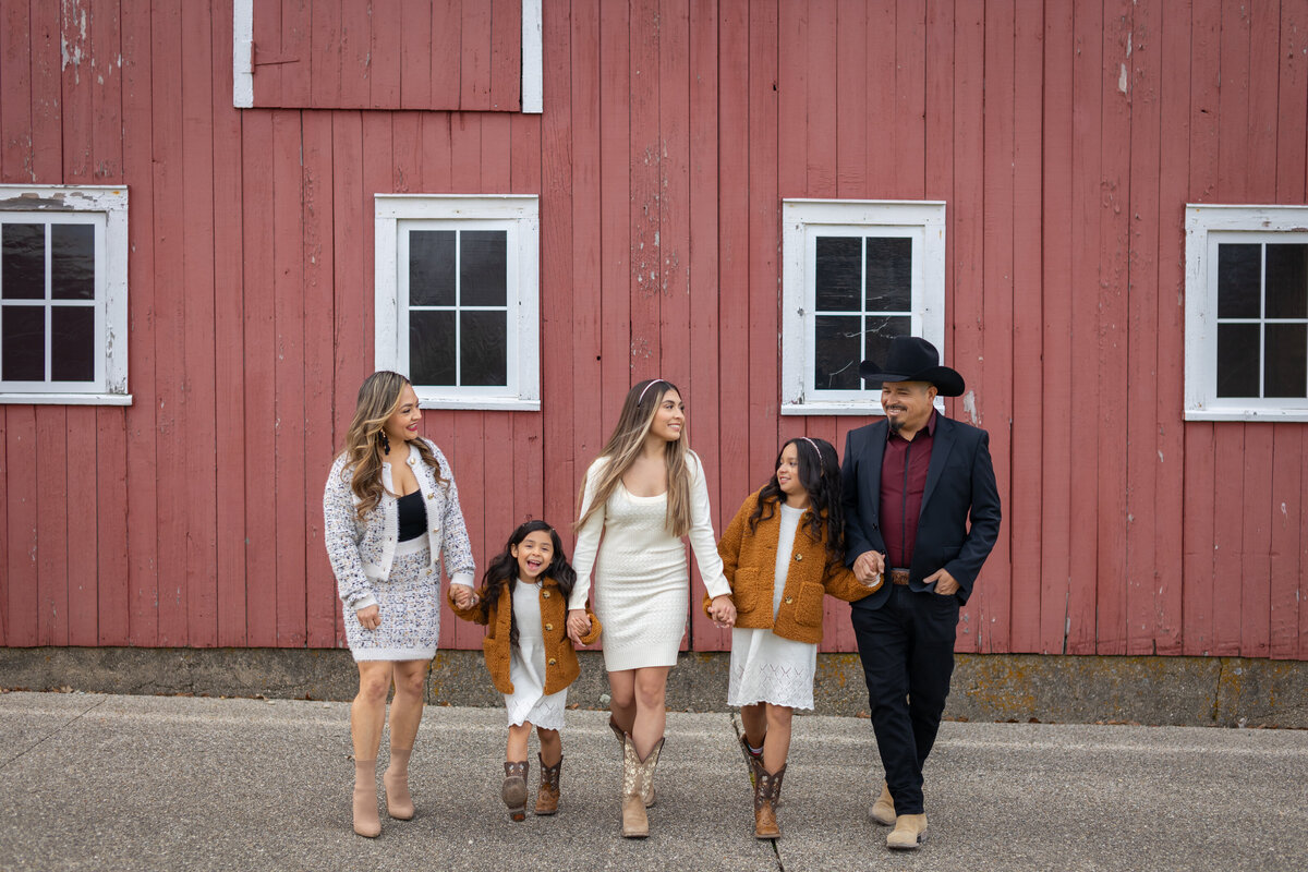 Cordova Family Christmas Models, Bonner Heritage Barn, Lindenhurst, IL, 11-25-23, Maira Ochoa Photography-0065