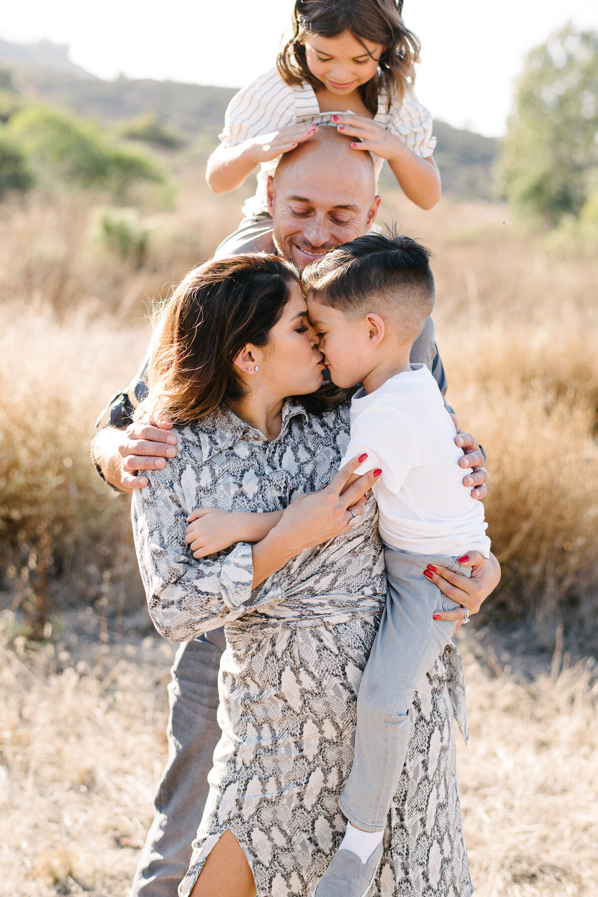 san marcos family photographer - field snuggles-20