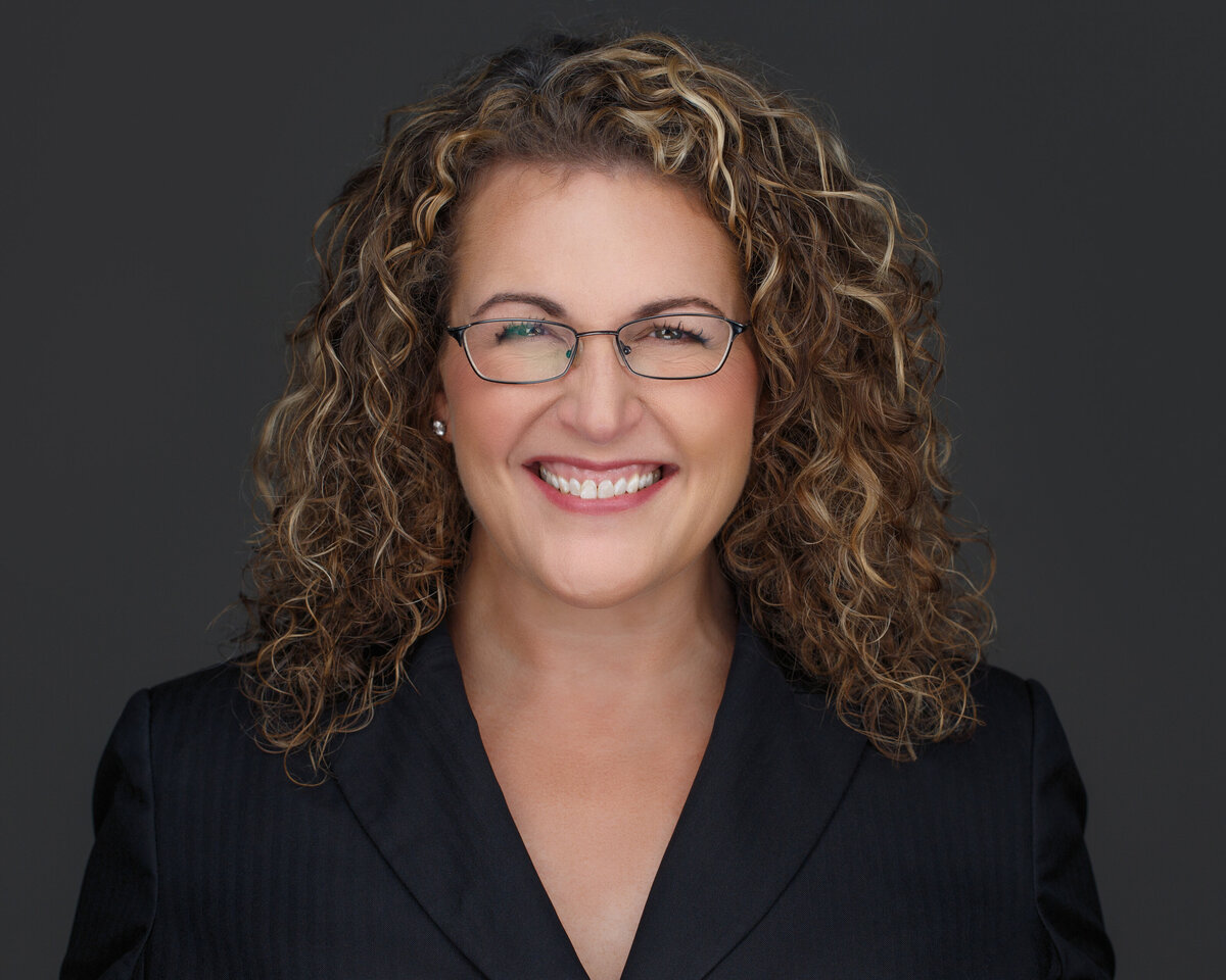 curly-hair-curls-natural-black-shirt-woman-small-business-owner-hiring-hire-me-new-business-profile-pic-linkedin-north-denver-thornton-arvada-erie-brighton-broomfield-westminster-lafayette-louisville-boulder-career-Yvonne-Min-Photography-Headshot-22