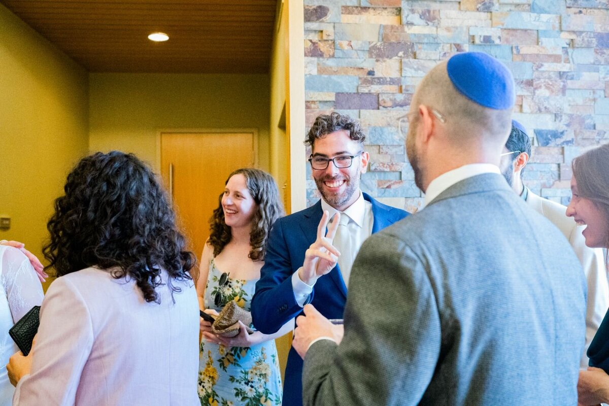 Eliana-Melmed-Photography-Chicago-LosAngeles-Jewish-WeddingPhotography-ShulaNoah-CocktailHour-00045