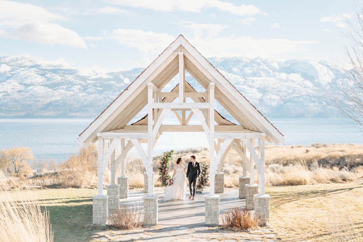 Okanagan Wedding Photographer- Okanagan venue overlooking Okanagan Lake