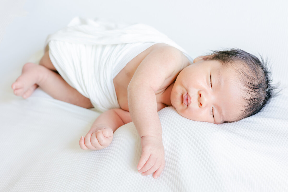 dallas-in-home-newborn-photographer-lifestyle-and-posed-21