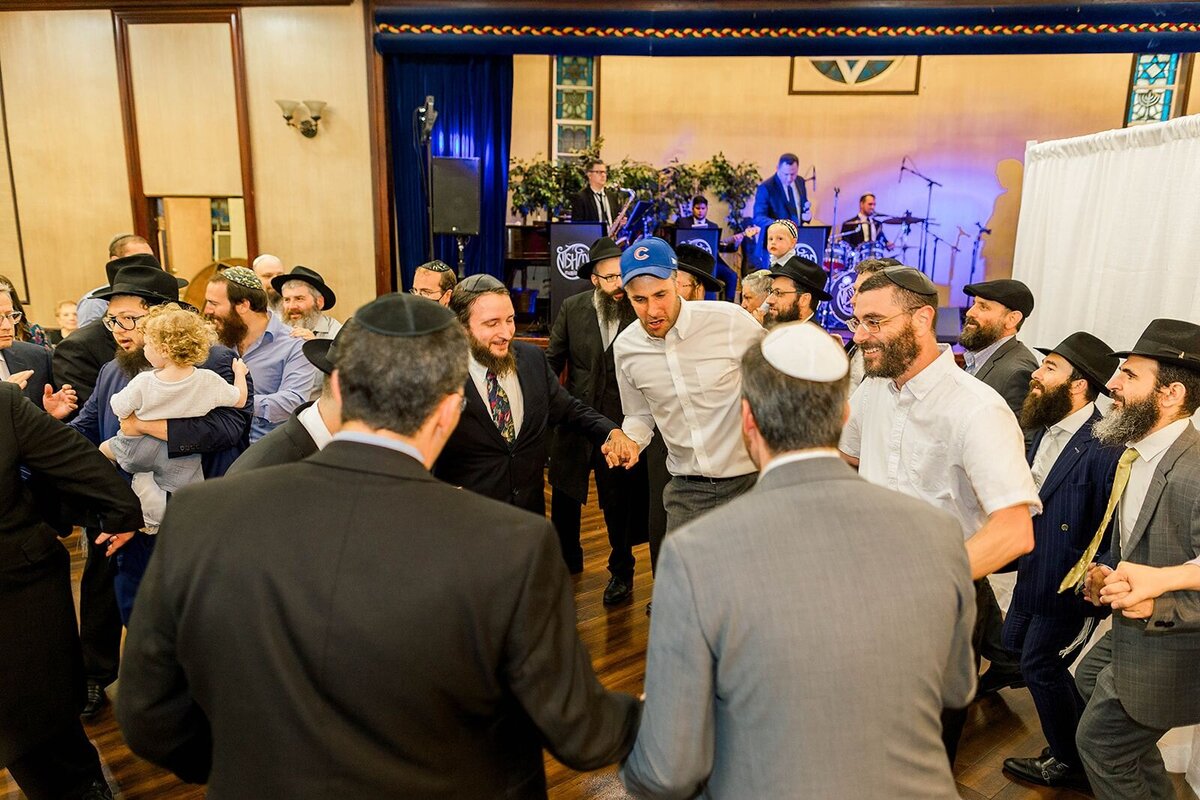 Eliana-Melmed-Photography-Chicago-LosAngeles-Jewish-WeddingPhotographer-CarmiKalman-MensDancing-00012