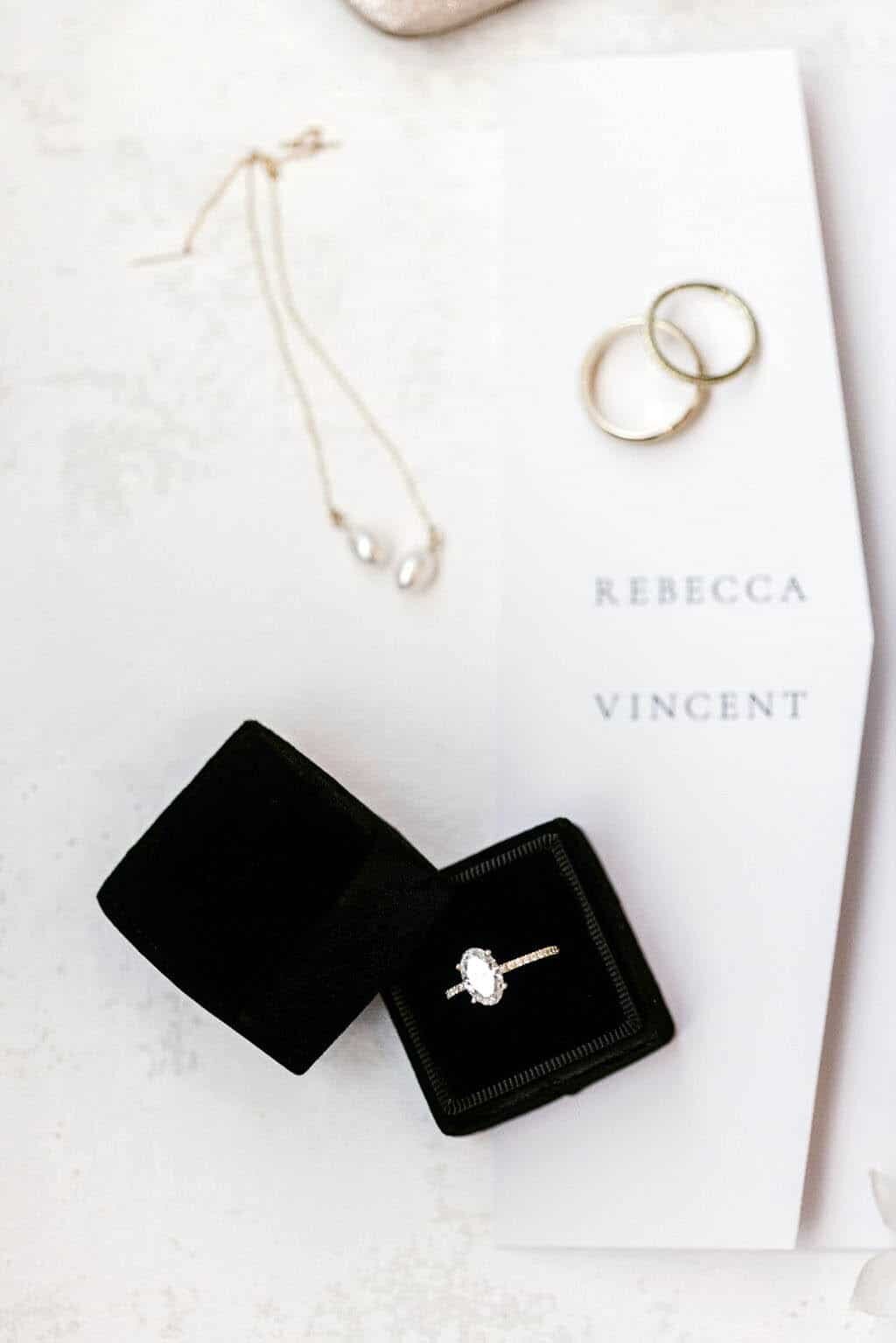 black-wedding-ring-box-luxury-weddings