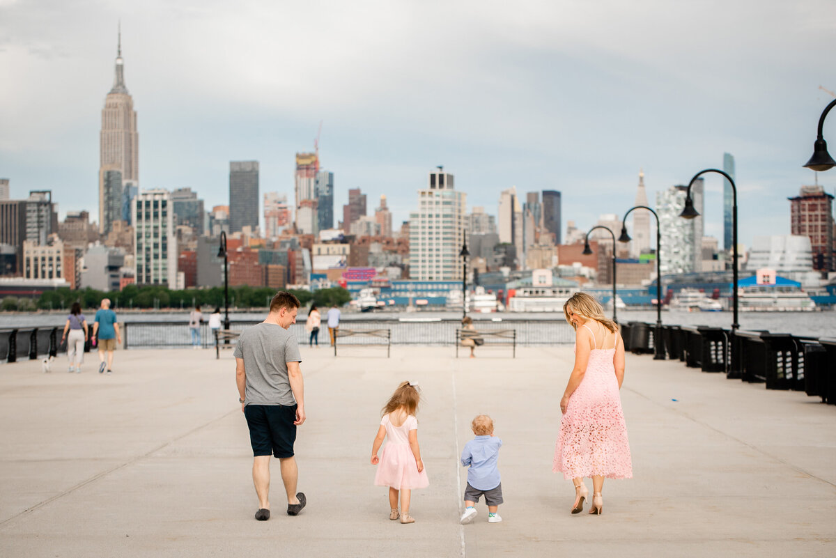 New York City, Jersey Shore, Hoboken, New York City skyline, family pictures, newborn pictures, mother and son, father and daughter, pink dress, blue clothes, candid pictures