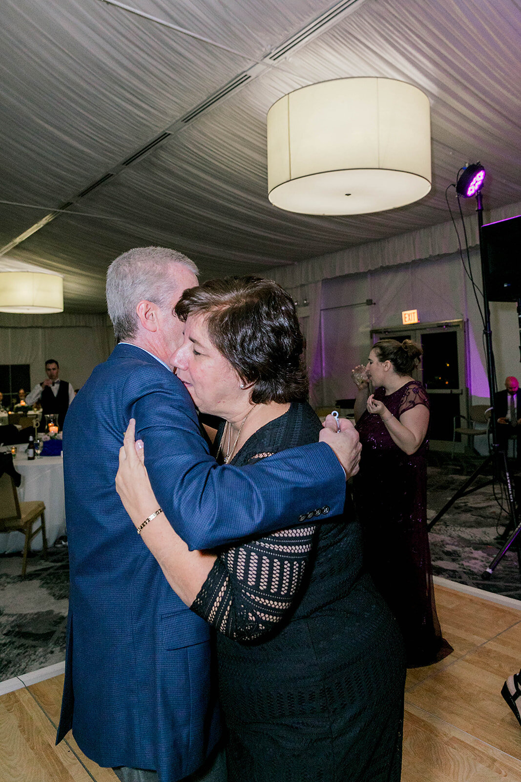 Eliana-Melmed-Photography-Chicago-LosAngeles-Jewish-WeddingPhotography-Dancefloor-00143