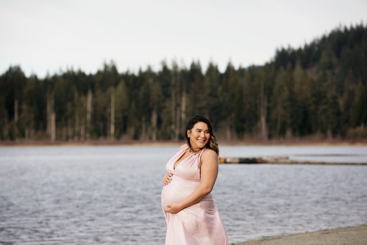 Whonnock Lake Maternity Photographer