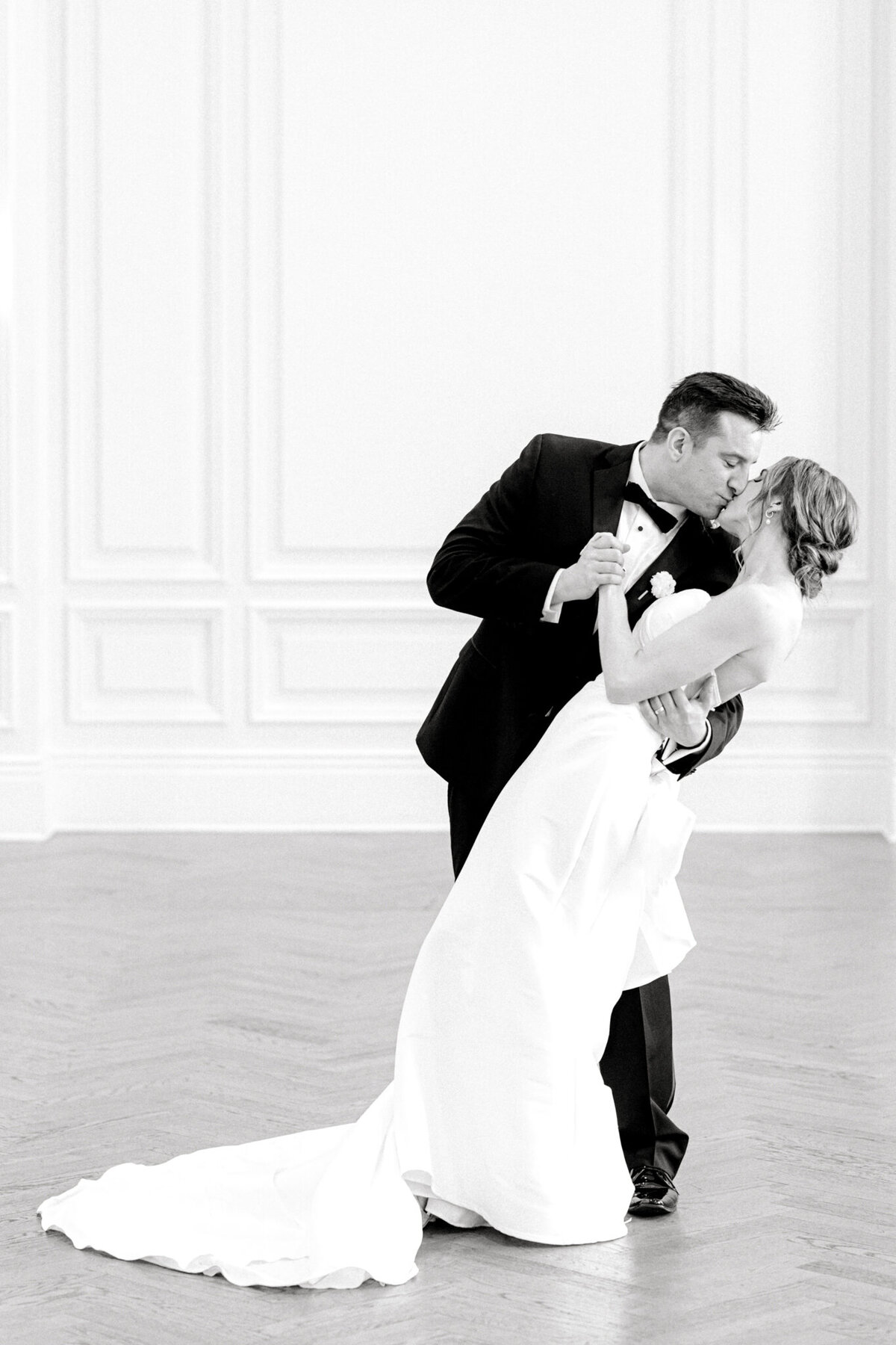 Virginia & Michael's Wedding at the Adolphus Hotel | Dallas Wedding Photographer | Sami Kathryn Photography-178