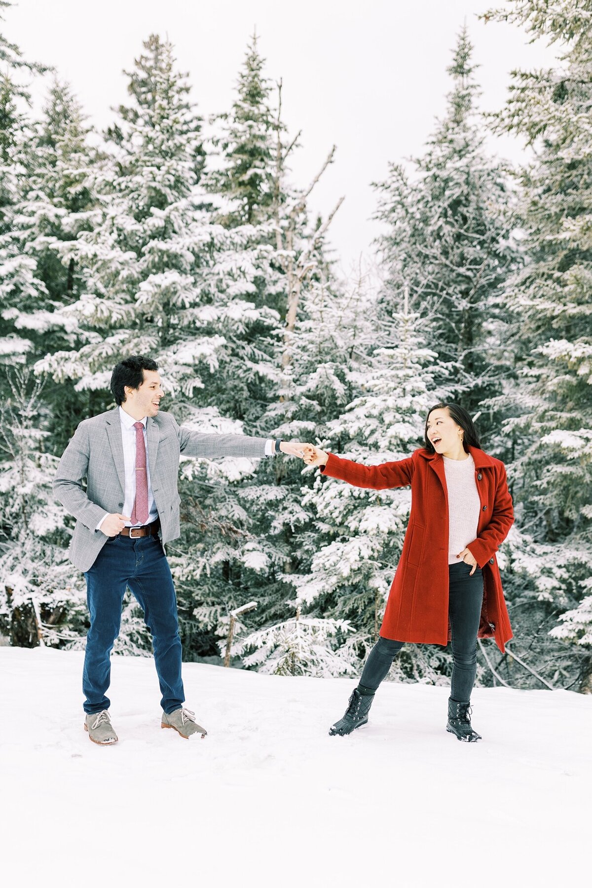 White-Mountains-New-Hampshire-NH-Winter-Engagement-Photography_0009