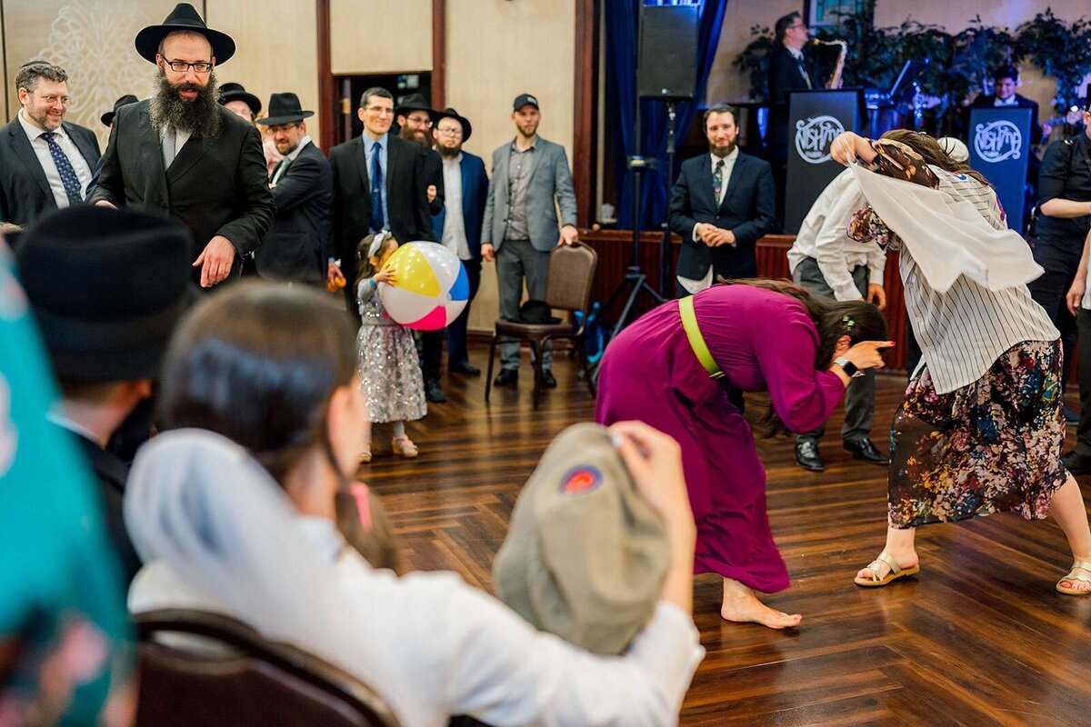 Eliana-Melmed-Photography-Chicago-LosAngeles-Jewish-WeddingPhotographer-CarmiKalman-Shtick-00059