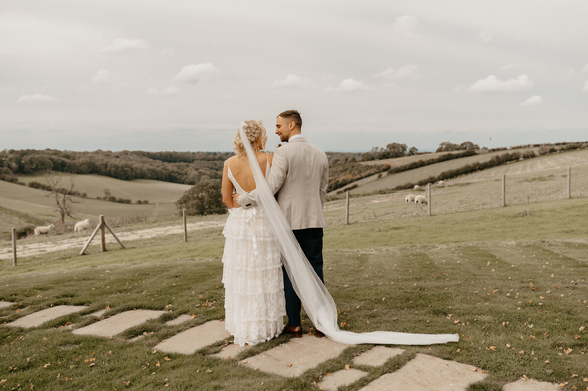 TheBarnAtBotleyHillWedding-860