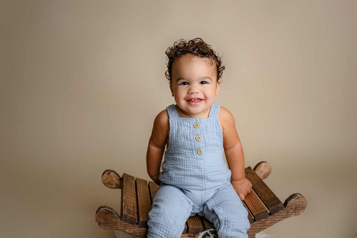 Tobis-Timeless-Treasures-Charlotte-Milestone-Photographer-015
