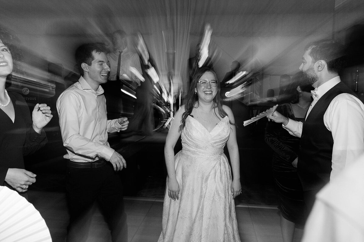 Eliana-Melmed-Photography-Chicago-LosAngeles-Jewish-WeddingPhotography-Dancefloor-00093
