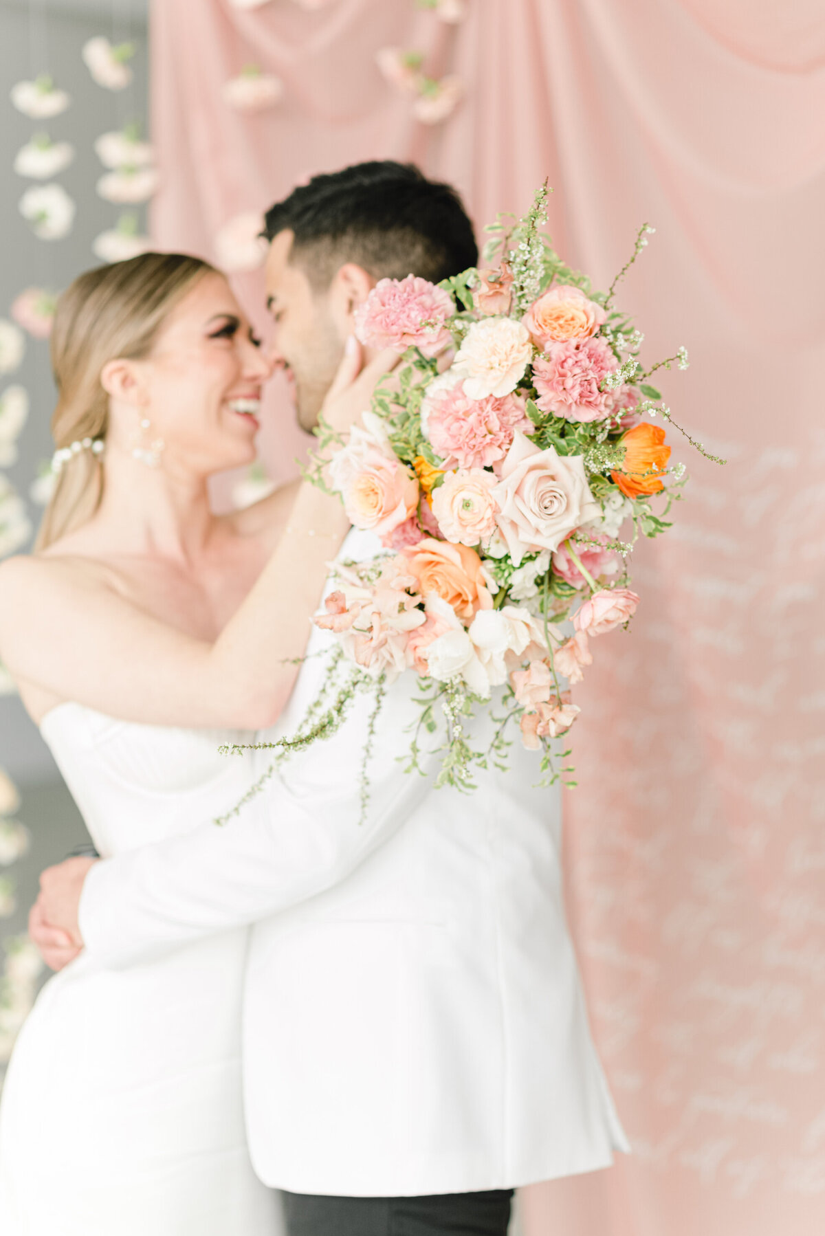 floral-and-field-design-bespoke-wedding-floral-styling-calgary-alberta-peach-kiss-editorial-ceremony-set-up-9