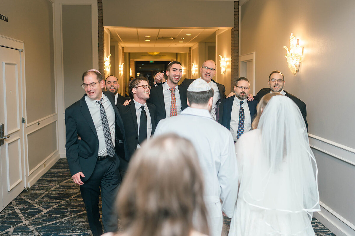 Eliana-Melmed-Photography-Chicago-LosAngeles-Jewish-WeddingPhotography-Chuppah-00285