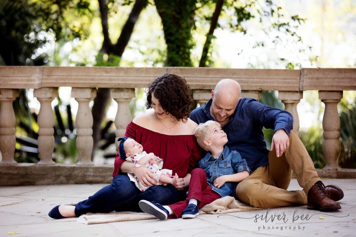 austin family photographer, family photography in austin, family photographer near me, family photography packages, family portraits Austin TX