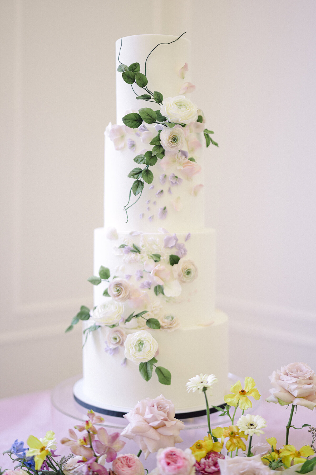 light-airy-wedding-cake
