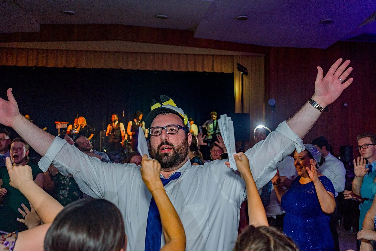 Eliana-Melmed-Photography-Chicago-LosAngeles-Jewish-WeddingPhotography-ElianaSklar-DanceFloor-00019