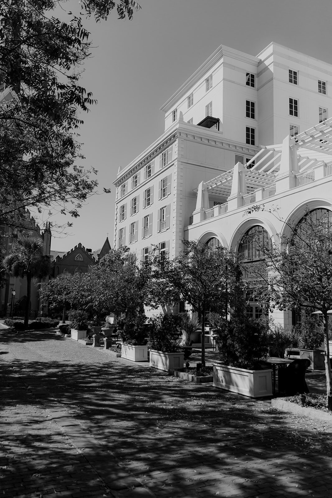 Black and white photo of Hotel Bennett building in Charleston