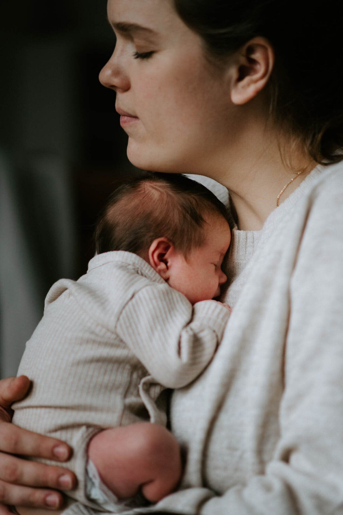 2024 Webseite Neugeborene Portrait Porträt Fotograf Aachen Fotostudio Babyfotos Newborn © Sarah Thelen-46