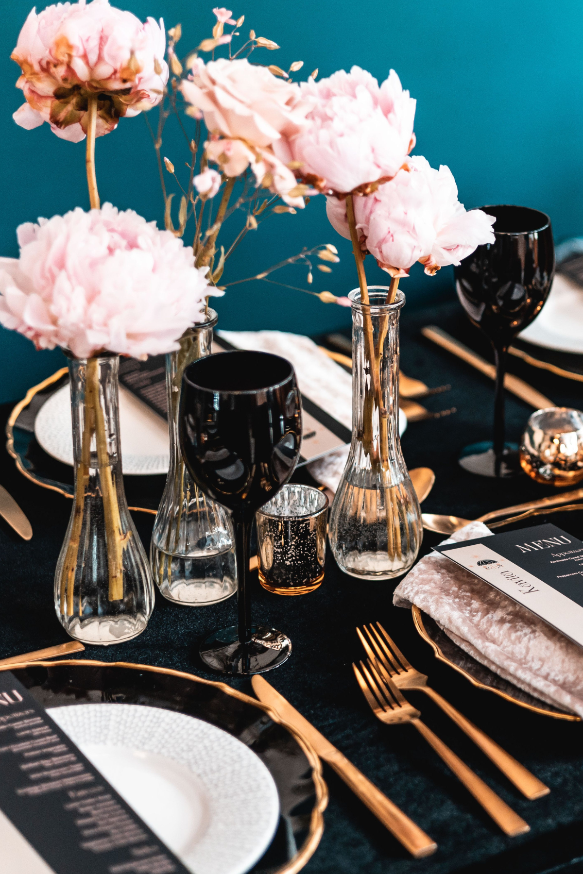 black-rose-gold-table-setting