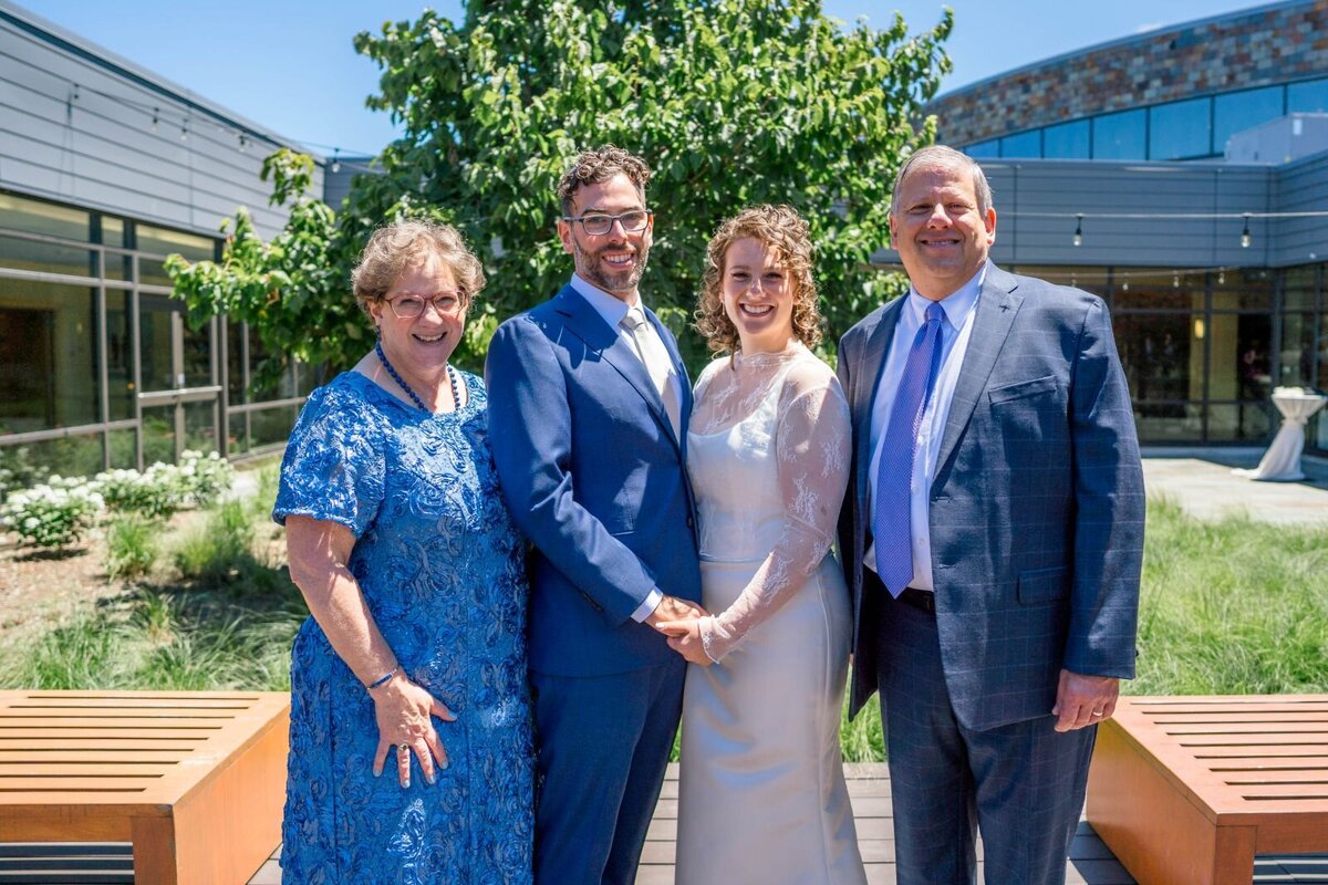 Eliana-Melmed-Photography-Chicago-LosAngeles-Jewish-WeddingPhotography-ShulaNoah-FamilyFormals-00028