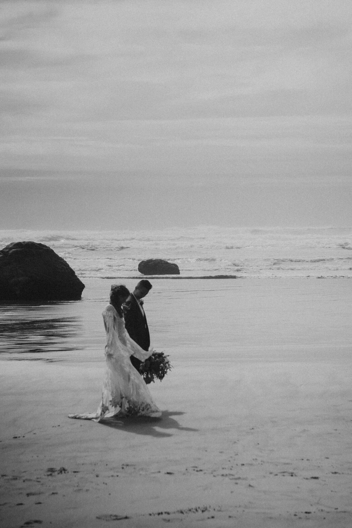 Beachside Wedding in Oregon