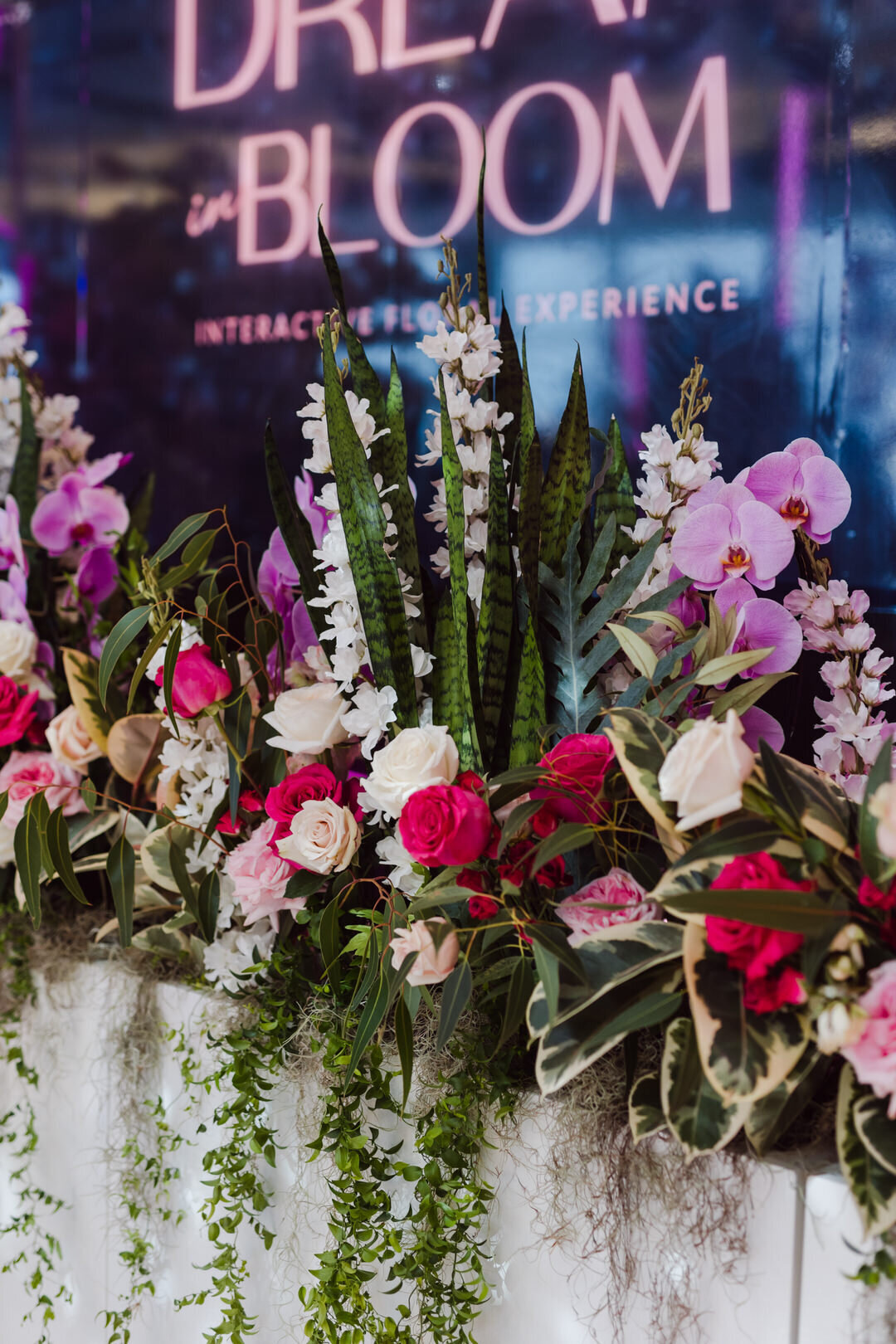 Neon Dream in Bloom Photo Experience at The 2023 WedLuxe Show Toronto photos by Purple Tree Photography22