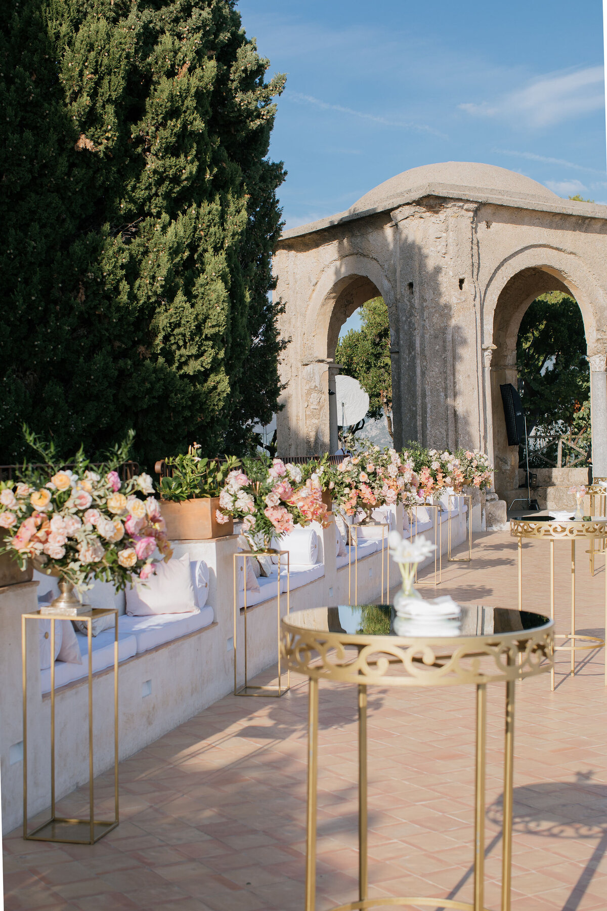 Luxury wedding in villa cimbrone ravello