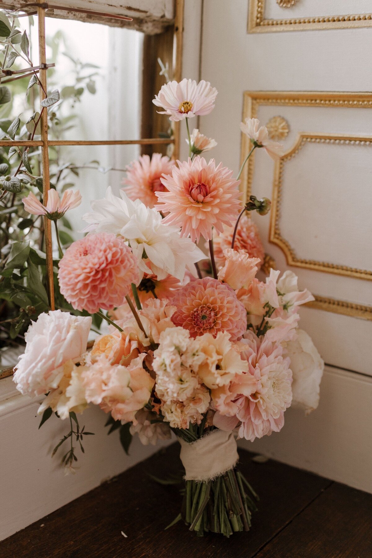 bridal-bouquet-peach-flowers