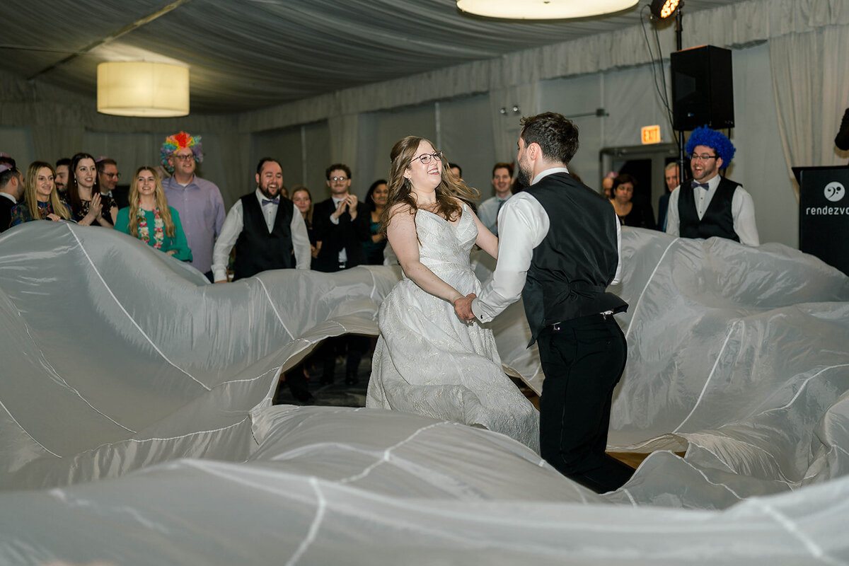 Eliana-Melmed-Photography-Chicago-LosAngeles-Jewish-WeddingPhotography-SimchaDancing-00032