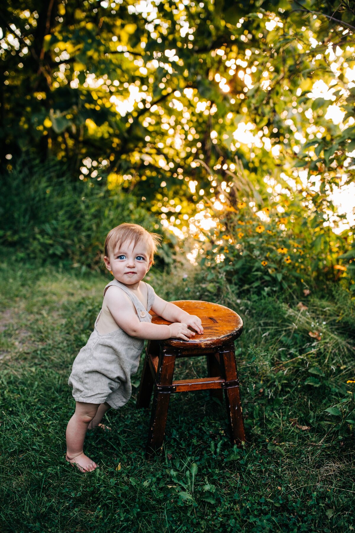 Golden-hour-child-photography-outside-Milwaukee