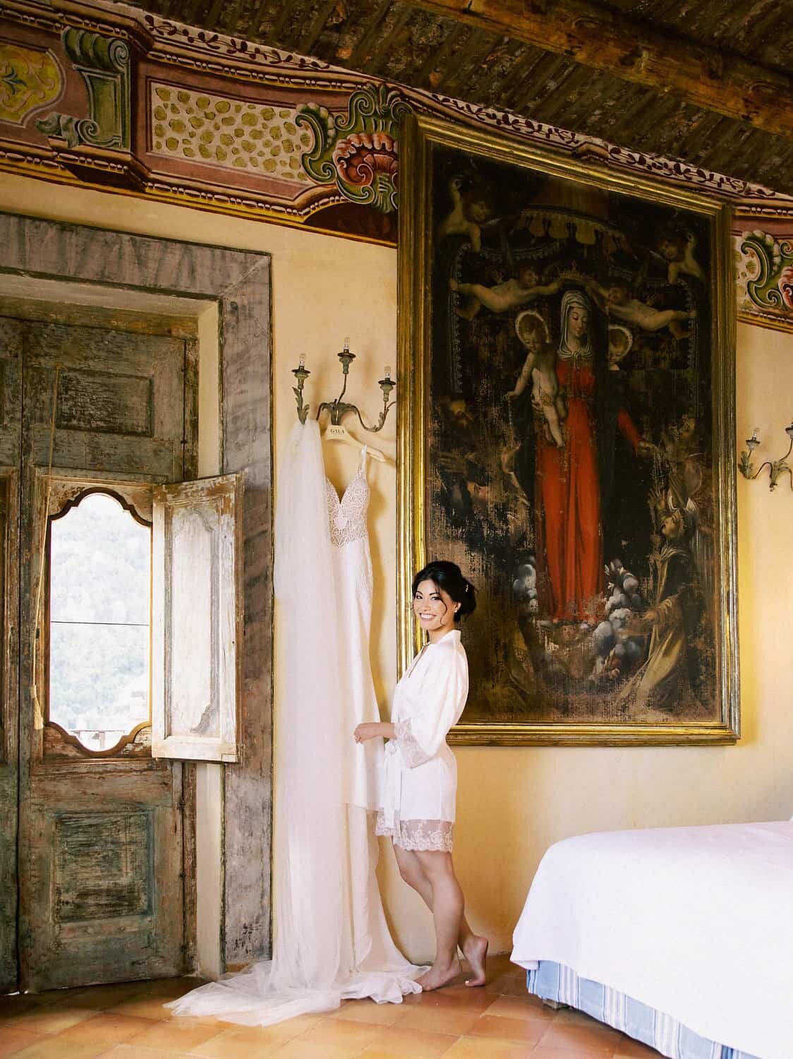 Positano-wedding-villa-San-Giacomo-bride-getting-ready-by-Julia-Kaptelova-Photography-201