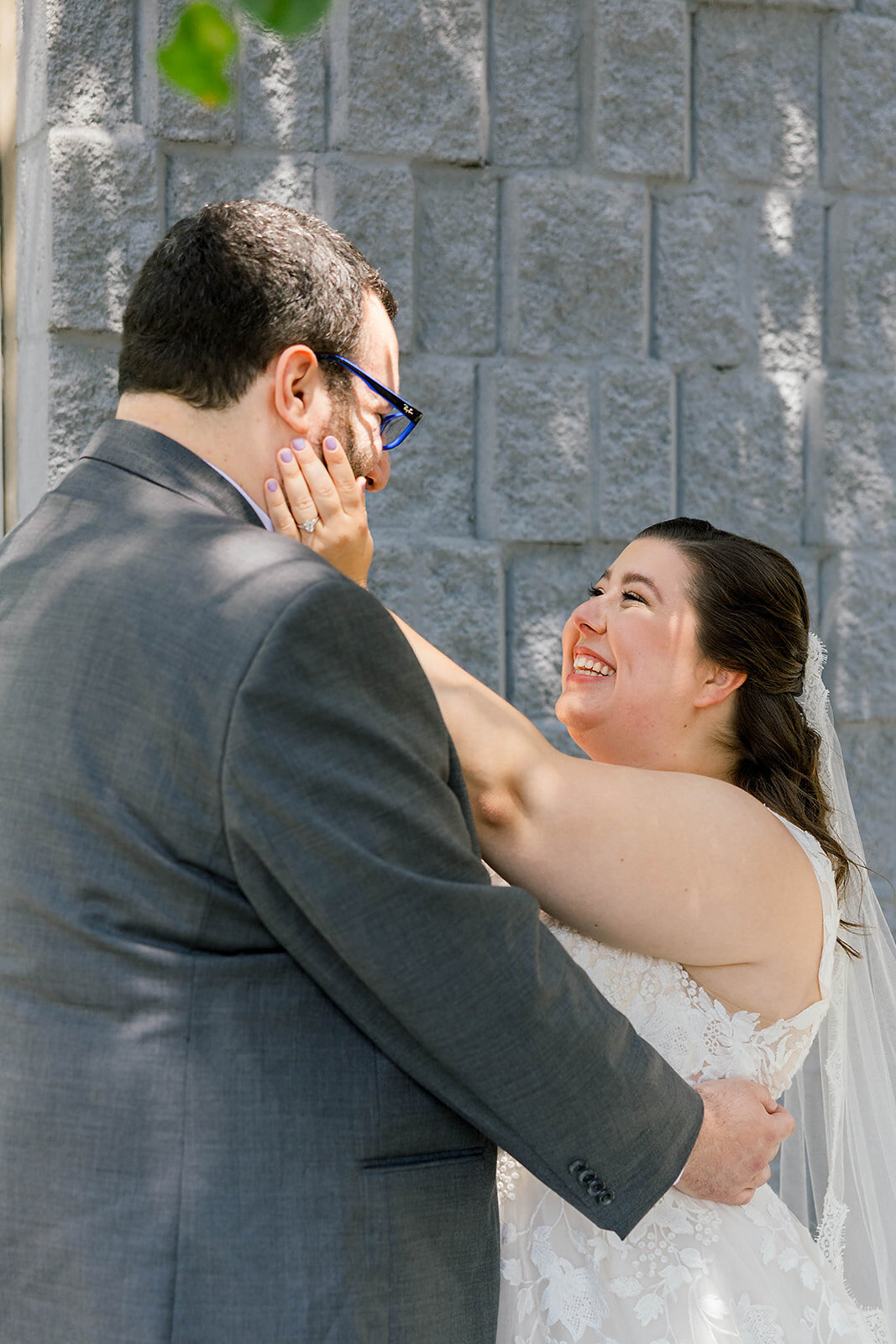 Eliana-Melmed-Photography-Chicago-LosAngeles-Jewish-WeddingPhotography-ElianaSklar-FirstLook-00105
