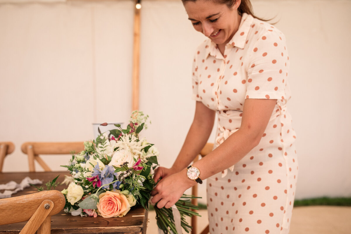 Wedding florist Cambridge, Wedding bouquets, wild wedding flowers, wedding florist