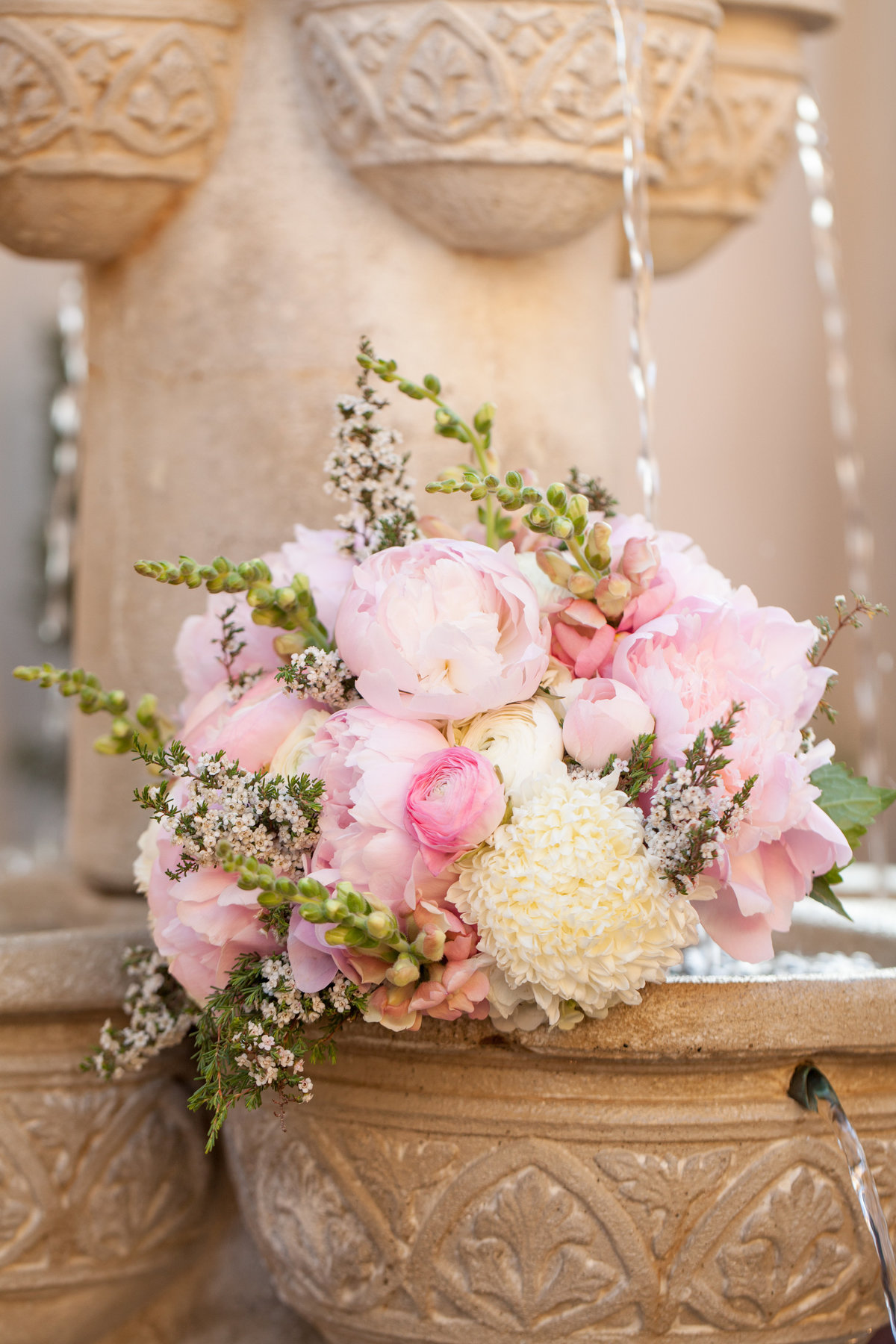 ma maison wedding photographer bridal bouquet fountain 2550 Bell Springs Rd, Dripping Springs, TX 78620
