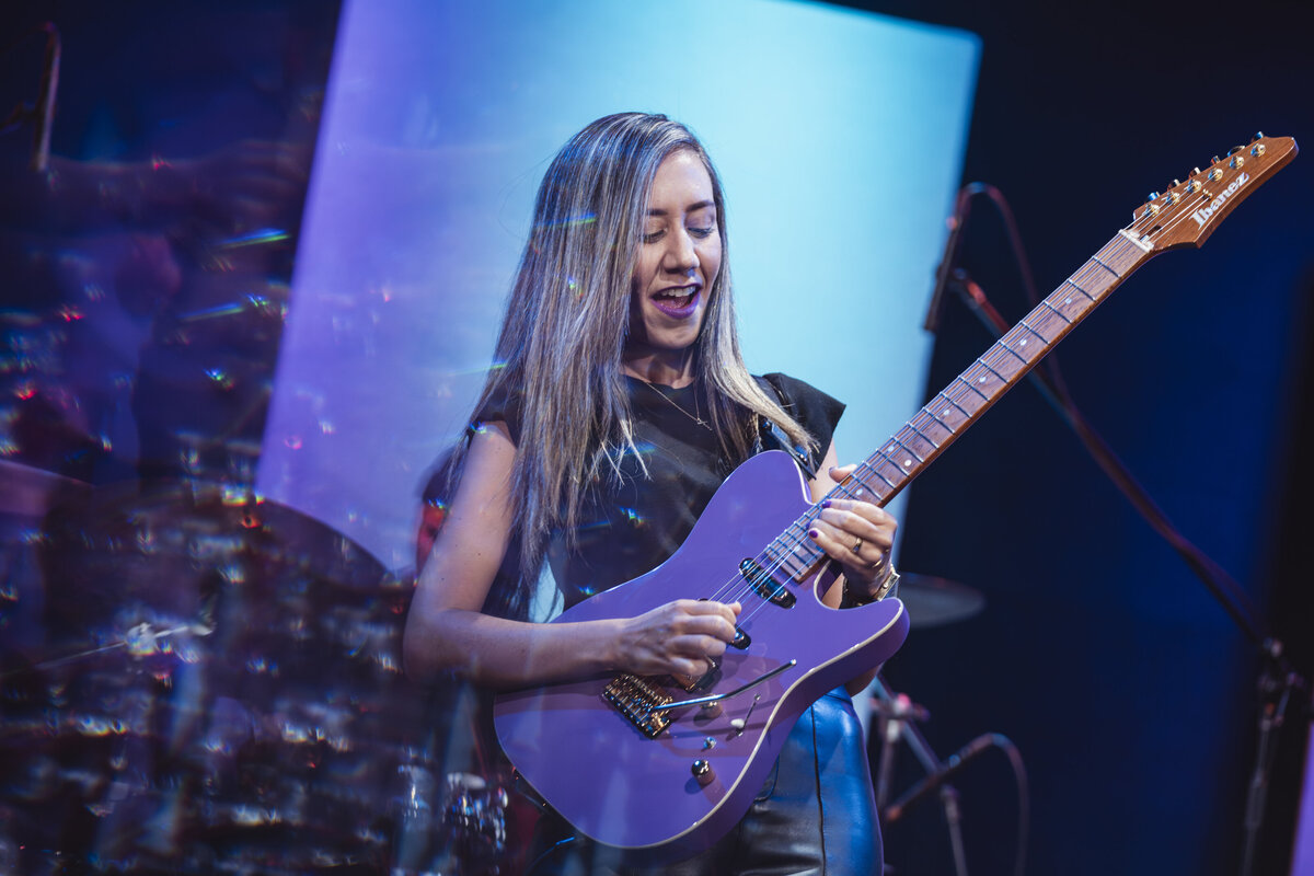 Lari Basilio live by Eduardo Orelha (2)